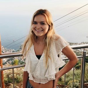 Meet your Posher, Lily